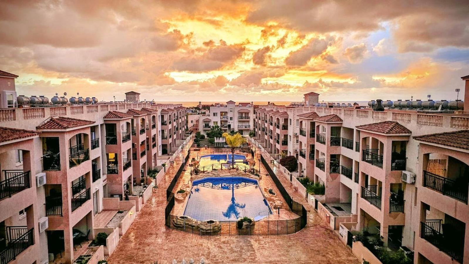 Apartmán Royal-Seacrest Oasis, Pool-Side Paphos Exteriér fotografie